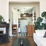 Beautiful Parisian Apt- Buttes-Chaumont Park