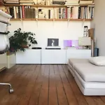 Beautiful Parisian Apt- Buttes-Chaumont Park